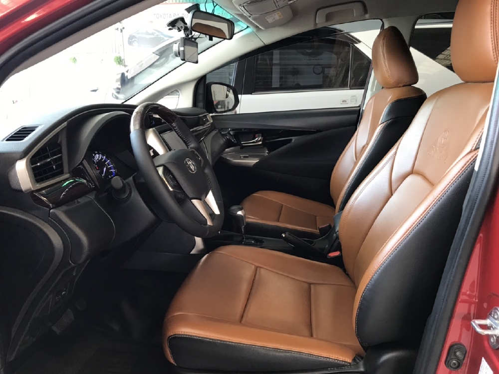 Bán xe Venturer 2019 màu đỏ rực chạy 17.000 quá xá đẹp