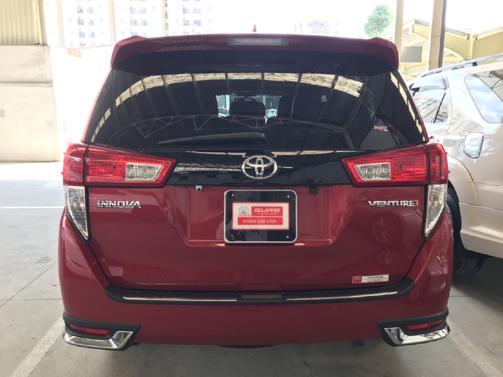Bán xe Venturer 2019 màu đỏ rực chạy 17.000 quá xá đẹp