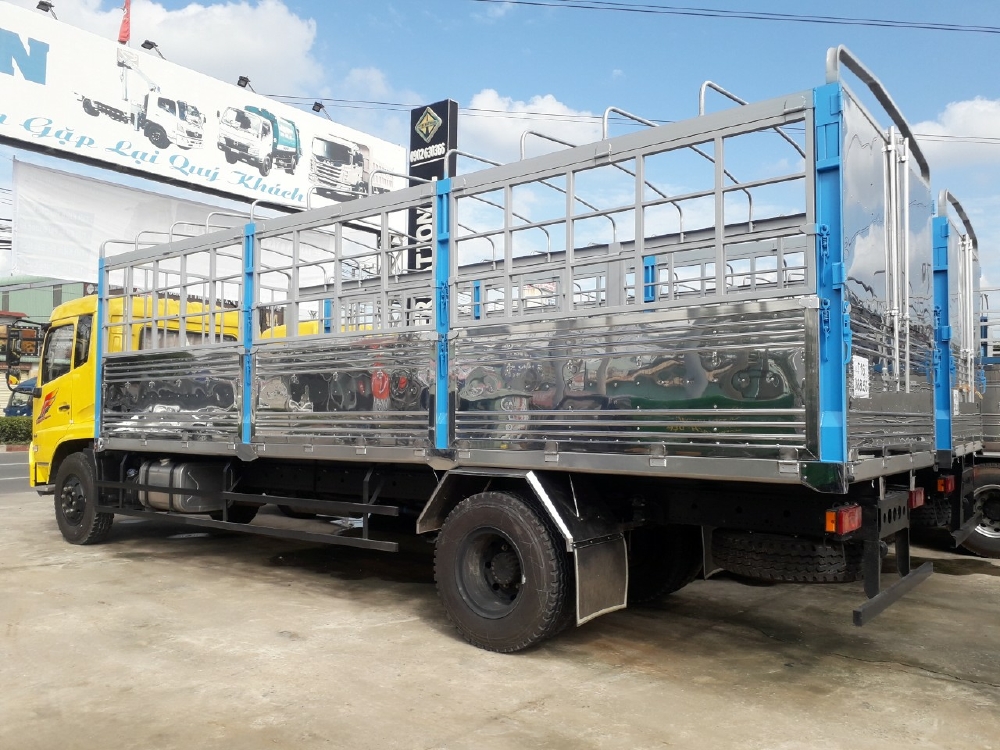 Xe tải Dongfeng 9 tấn thùng mui bạt 7M5 - Hỗ trợ trả góp
