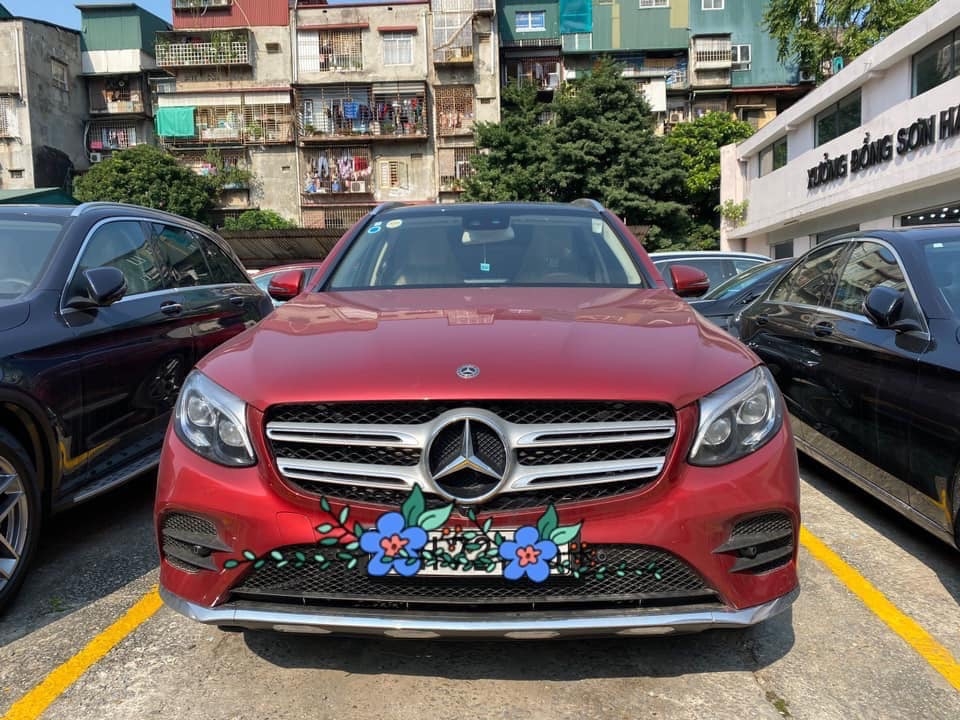 Xe cũ chính hãng Mercedes GLC300 2020 màu Đỏ nt Kem siêu lướt giá tốt