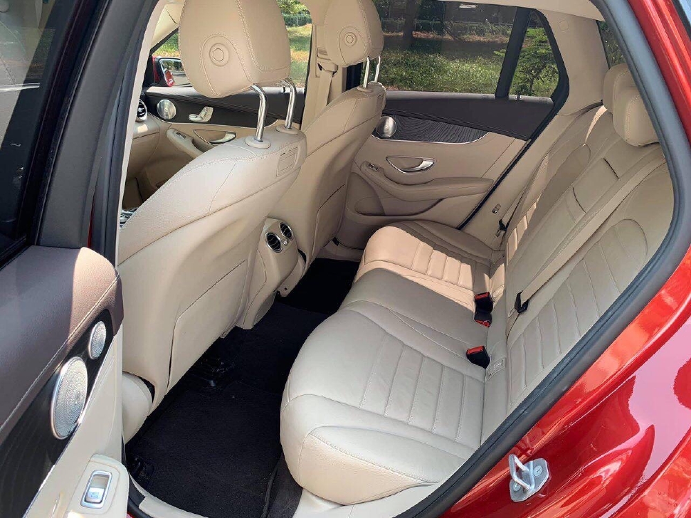 Xe cũ chính hãng Mercedes GLC300 2020 màu Đỏ nt Kem siêu lướt giá tốt