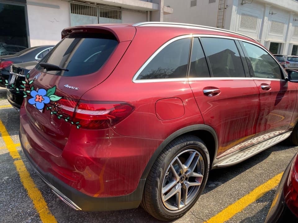 Xe cũ chính hãng Mercedes GLC300 2020 màu Đỏ nt Kem siêu lướt giá tốt