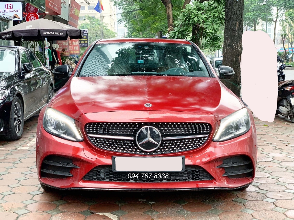 Xe cũ chính hãng - Mercedes C300 AMG 2020 chính chủ siêu lướt giá cực tốt