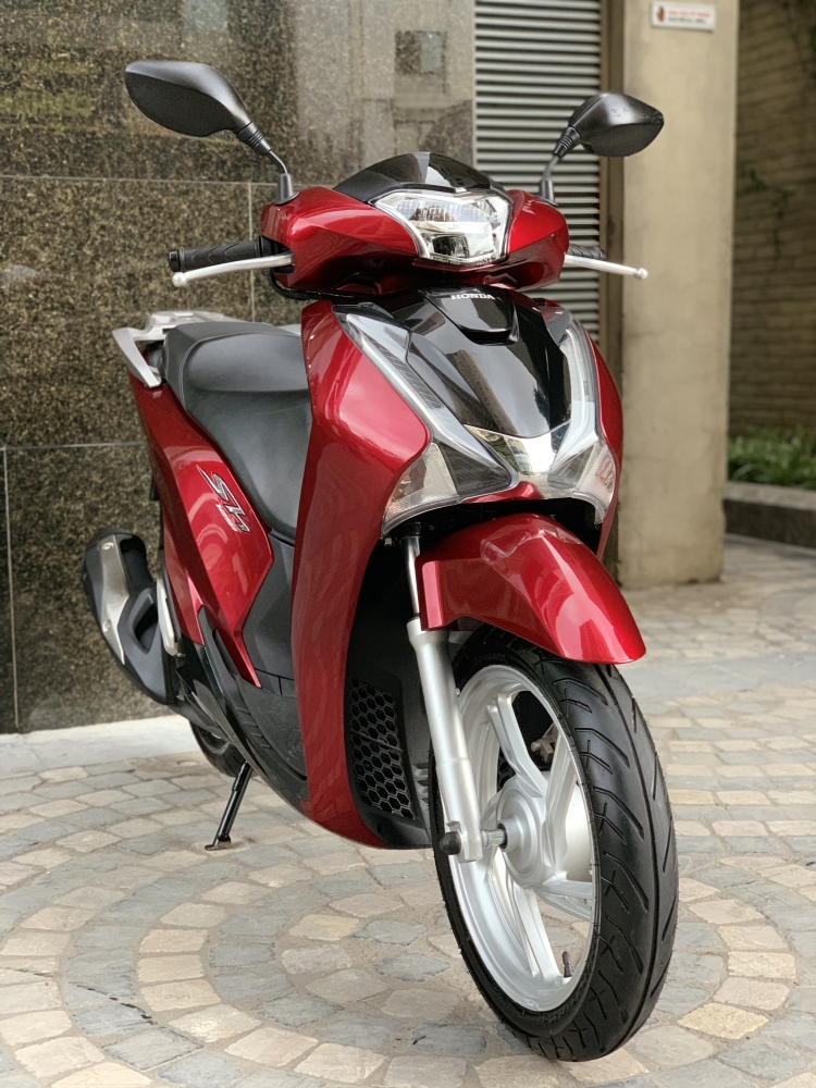 Cần bán SH Việt 125 ABS 2019 màu Đỏ chạy chuẩn 700km quá mới