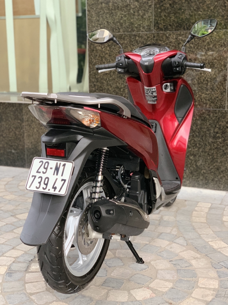 Cần bán SH Việt 125 ABS 2019 màu Đỏ chạy chuẩn 700km quá mới