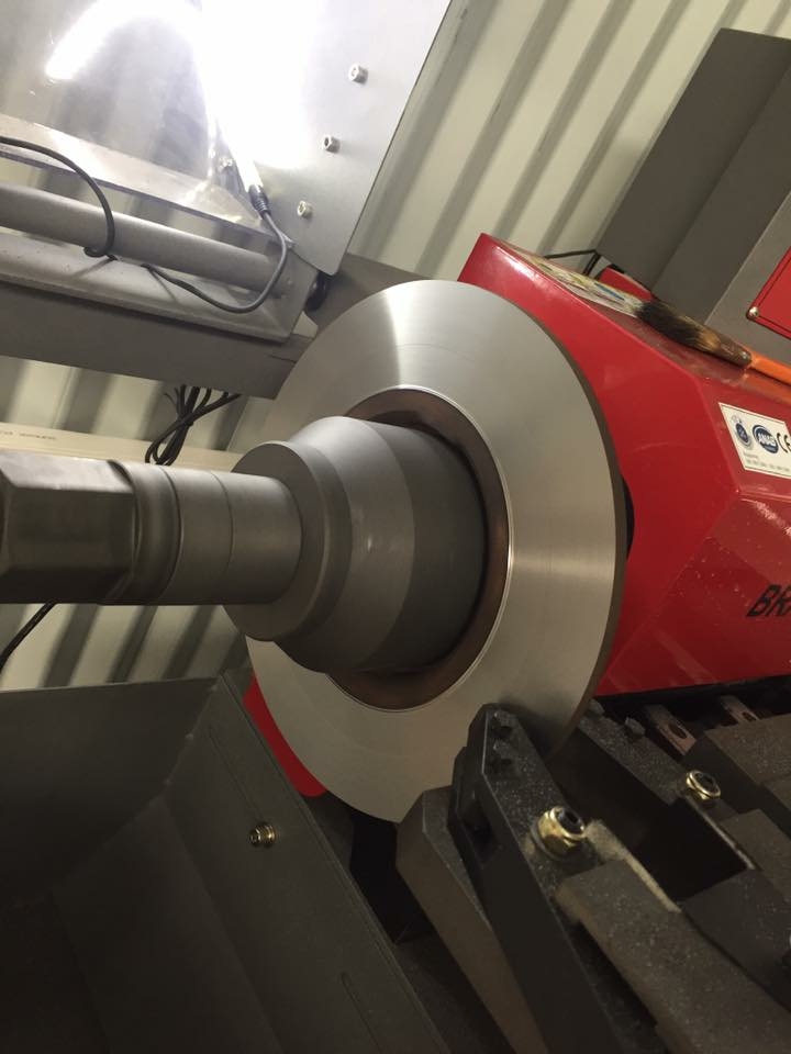 Máy tiện đĩa phanh – trống phanh,hàng chính hãng,có sẵn,giá rẻ.