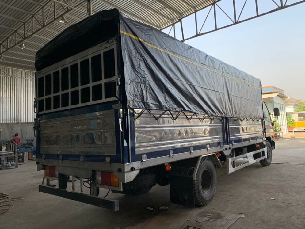 Giá Xe tải Hyundai New mighty 110SL. Tải trọng 7 tấn. Thùng dài 5m7, hổ trợ trả góp 70 - 90%