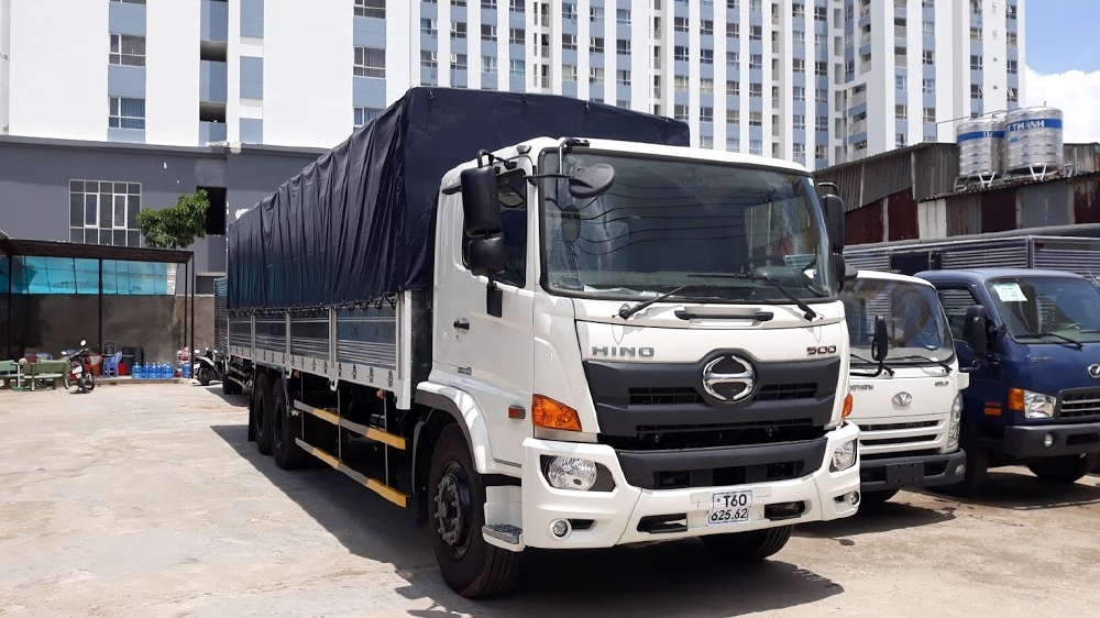 Xe tải Hino FM 15 tấn. 3 chân 2 cầu thật
