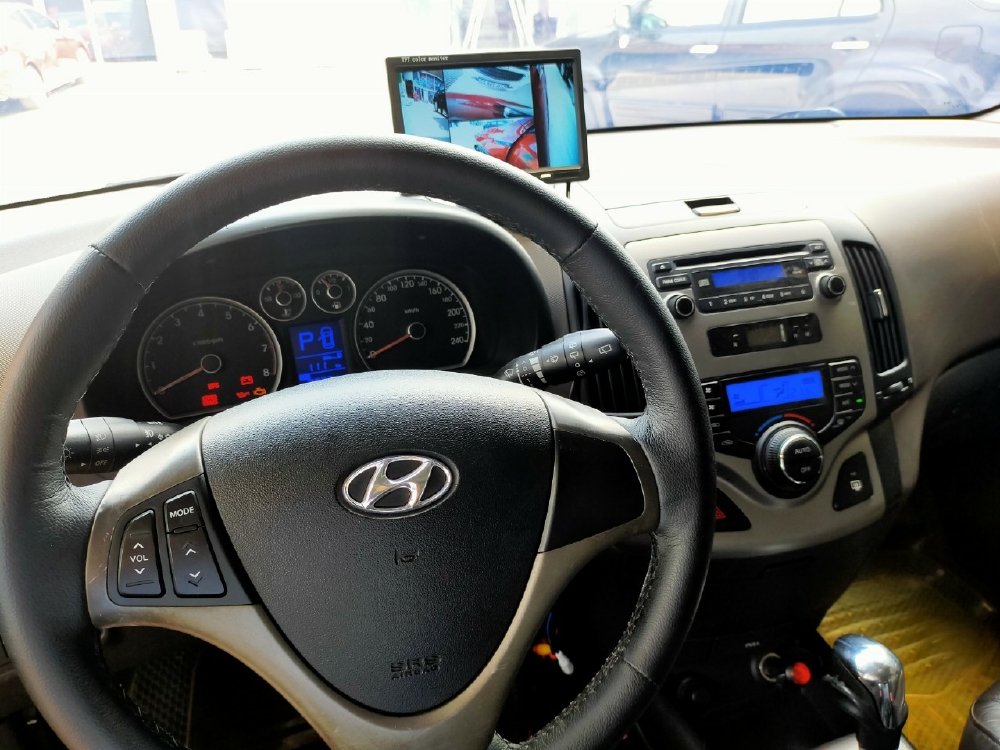 Hyundai I30 CW 1.6AT 2010 màu đỏ biển SG xe siêu đẹp