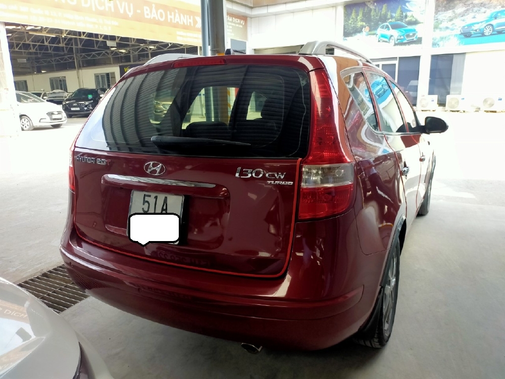 Hyundai I30 CW 1.6AT 2010 màu đỏ biển SG xe siêu đẹp