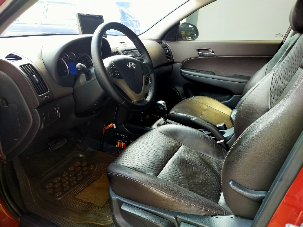 Hyundai I30 CW 1.6AT 2010 màu đỏ biển SG xe siêu đẹp