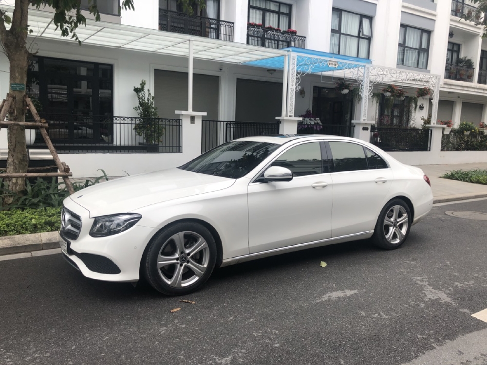 Bán Mercedes E250 2018 Trắng/Nâu chính chủ biển HN cực đẹp giá tốt