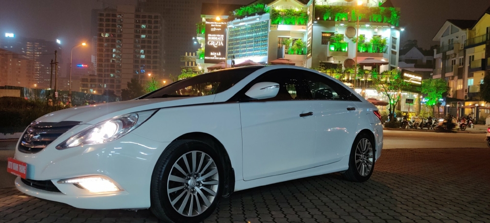 Cần bán xe Hyundai Sonata 2013 màu trắng