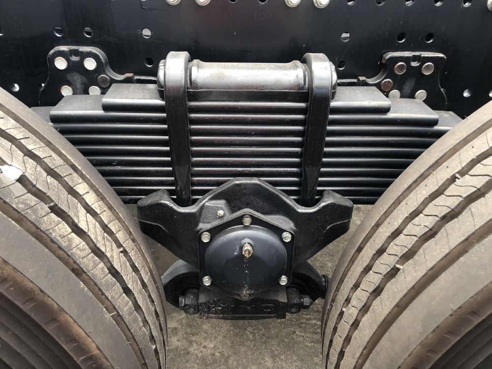 Xe tải Hino FM 15 tấn. 3 chân 2 cầu thật