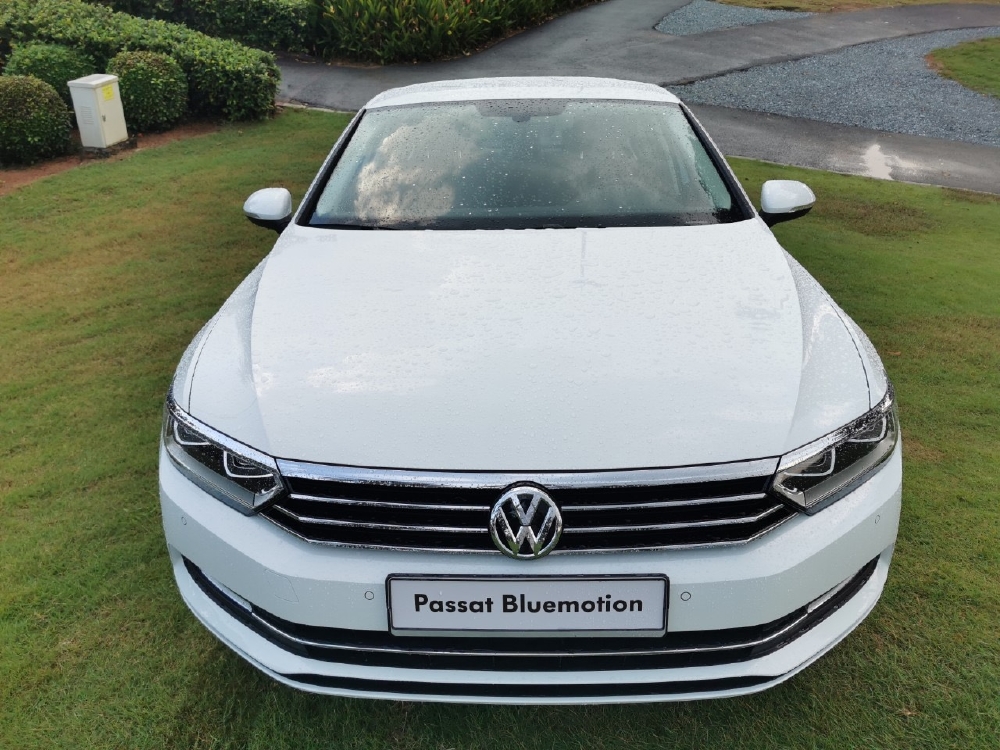 BÁN XE PASSAT COMFORT NHẬP KHẨU TỪ ĐỨC