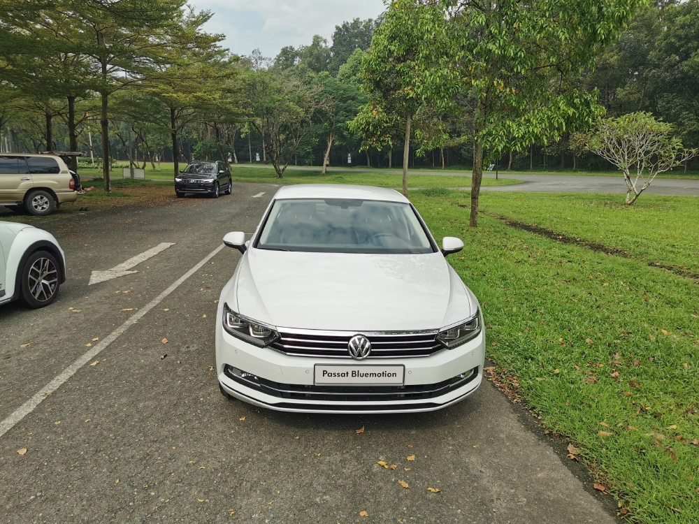 BÁN XE PASSAT COMFORT NHẬP KHẨU TỪ ĐỨC