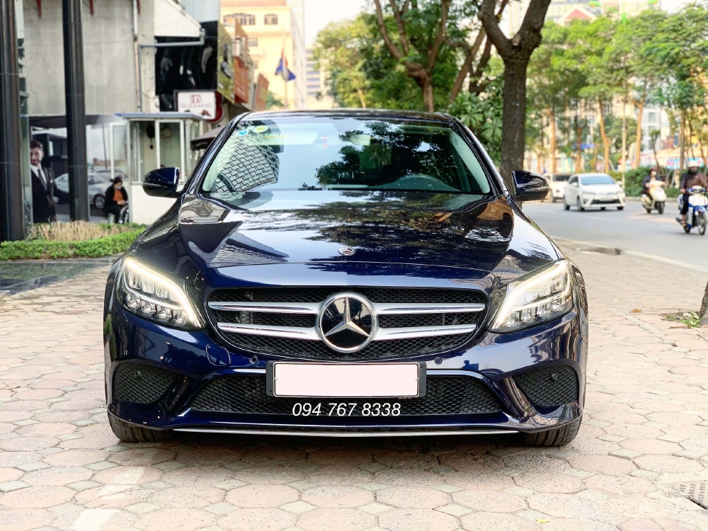 Bán Mercedes C200 2020 màu xanh siêu lướt giá tốt