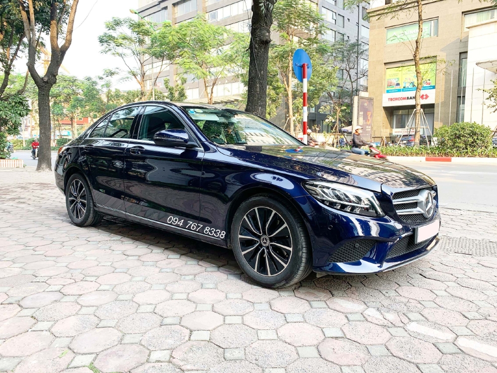 Bán Mercedes C200 2020 màu xanh siêu lướt giá tốt