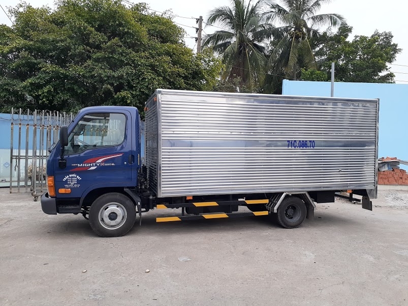 Xe tải Hyundai N250SL. tải 2,4 tấn, thùng dài 4m3