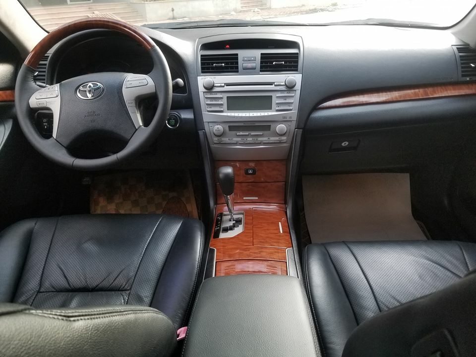 Bán Toyota Camry 3.5Q màu Bạc tự động 2009 rất mới