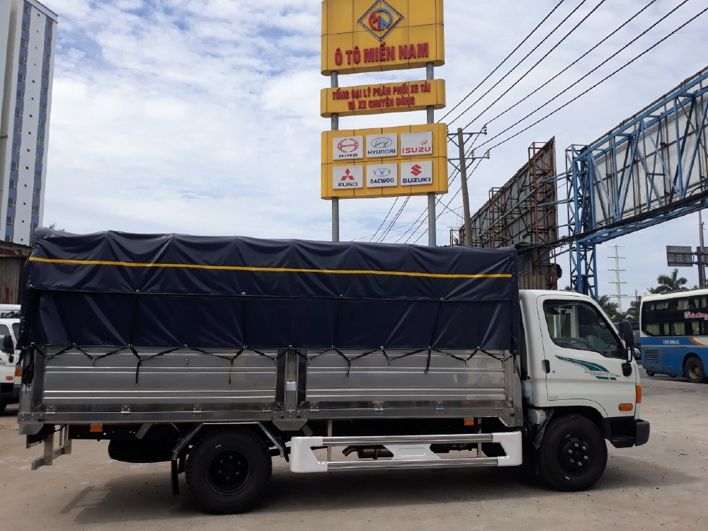 Giá Xe tải Hyundai new mighty 110SP. Tải trọng 7 tấn. tặng 2 chỉ vàng 9999, trả trước 170 triệu là có xe về nhà
