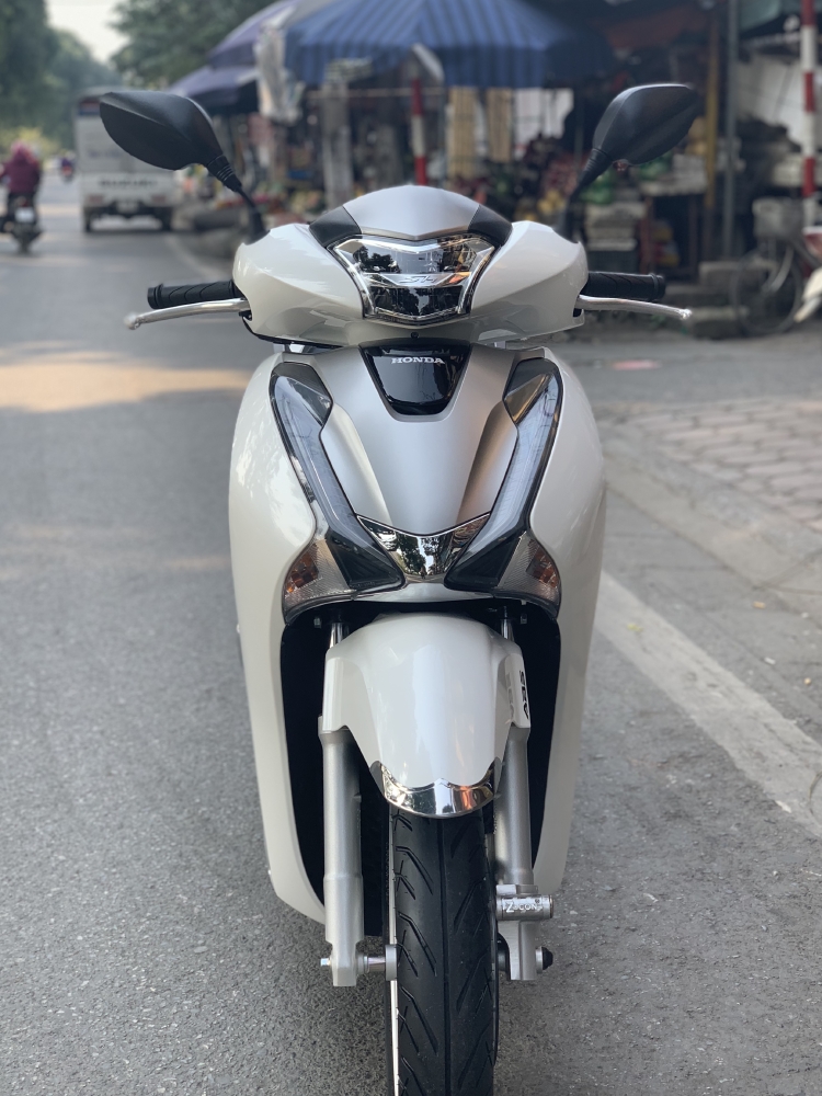 Cần bán SH Việt 150 ABS 2019 màu Trắng chạy 1000km như mới