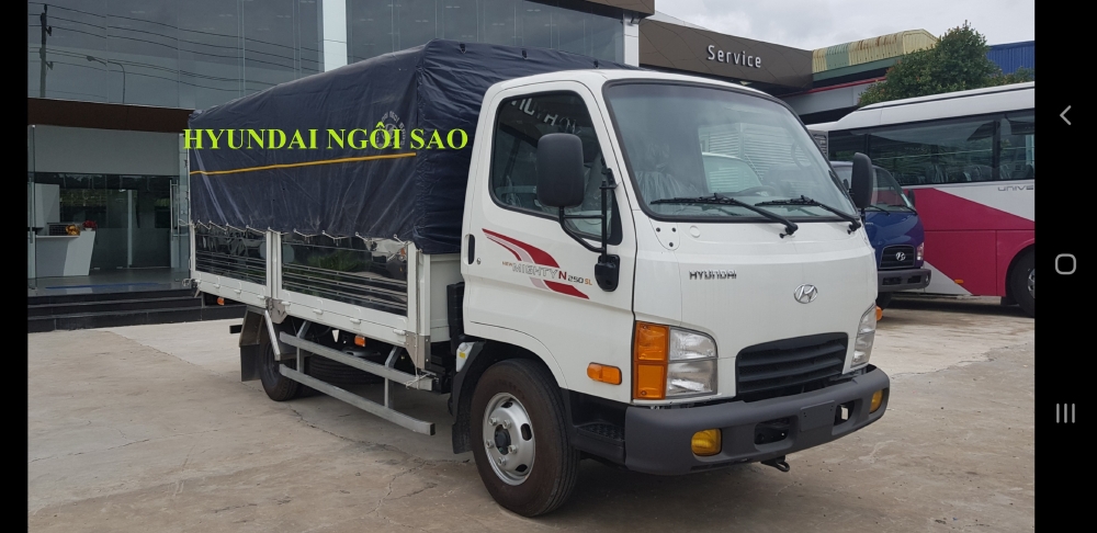 Tải 2.4 tấn Hyundai N250SL thùng dài 4m3