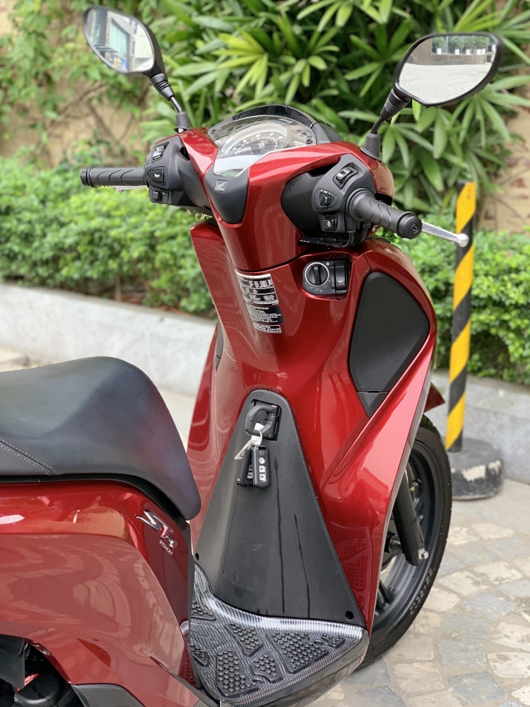 Cần bán SH Việt 150 ABS cuối 2019 màu Đỏ chạy chuẩn 800km siêu lướt, quá mới