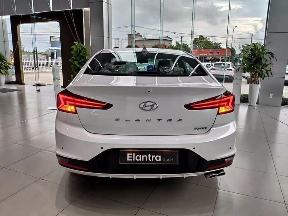 Hyundai Elantra - Hyundai Tiền Giang