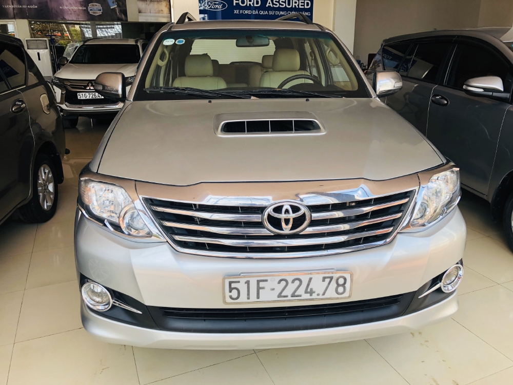 FORTUNER 2015, 2.5G, SỐ SÀN, MÁY DẦU, MÀU BẠC, CÓ BẢO HÀNH