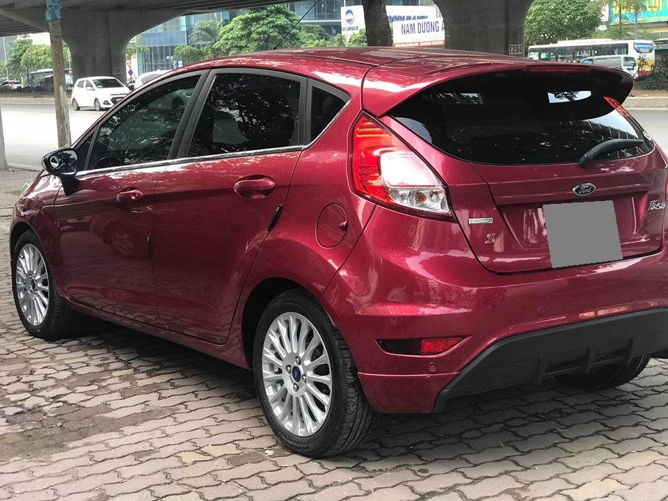 Bán Ford Fiesta hatchback 1.0 turbo 2015 tự động đỏ đẹp