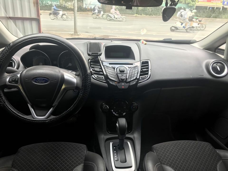 Bán Ford Fiesta hatchback 1.0 turbo 2015 tự động đỏ đẹp