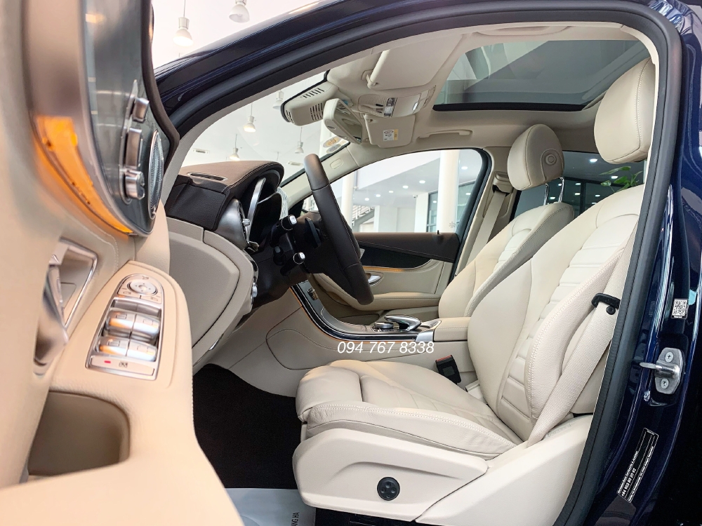 Xe đã qua sử dụng chính hãng - Mercedes GLC300 2020 màu Xanh siêu lướt