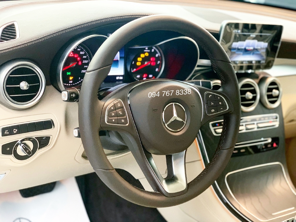 Xe đã qua sử dụng chính hãng - Mercedes GLC300 2020 màu Xanh siêu lướt