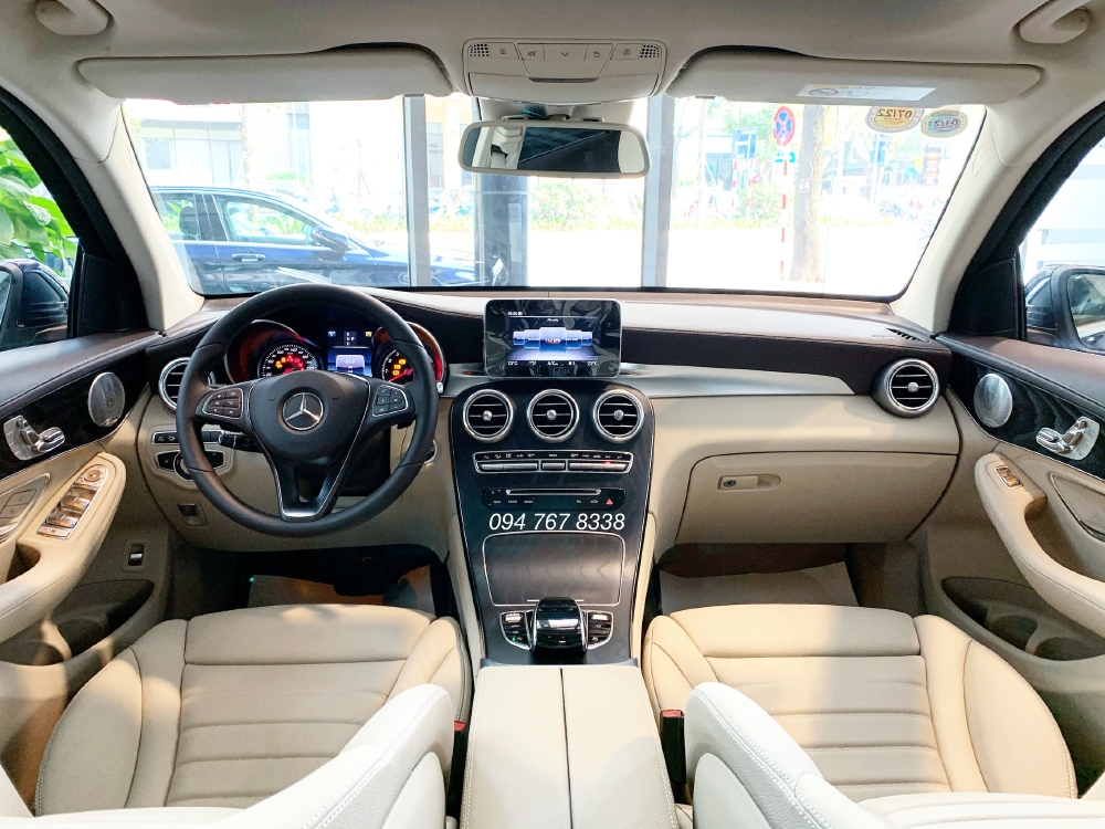 Xe đã qua sử dụng chính hãng - Mercedes GLC300 2020 màu Xanh siêu lướt