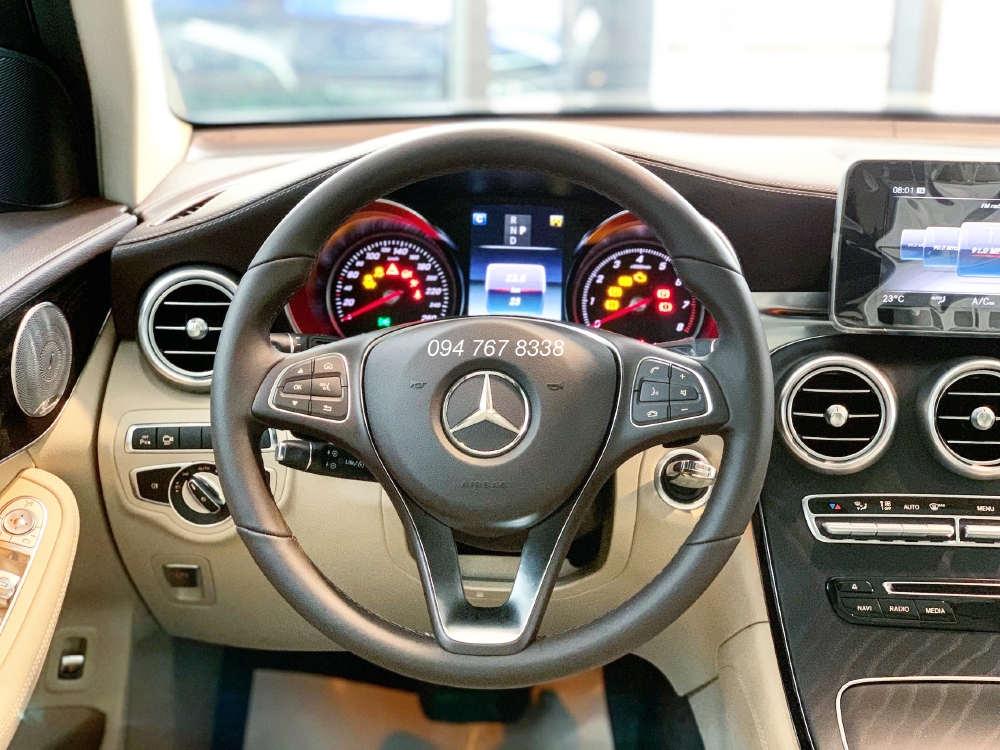 Xe đã qua sử dụng chính hãng - Mercedes GLC300 2020 màu Xanh siêu lướt