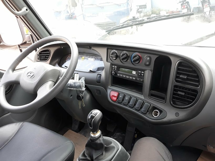 Xe Tải Hyundai 2,4 Tấn (New mighty N250SL). Thùng Bạt Bửng Nâng