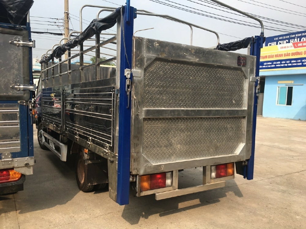 Xe Tải Hyundai 2,4 Tấn (New mighty N250SL). Thùng Bạt Bửng Nâng