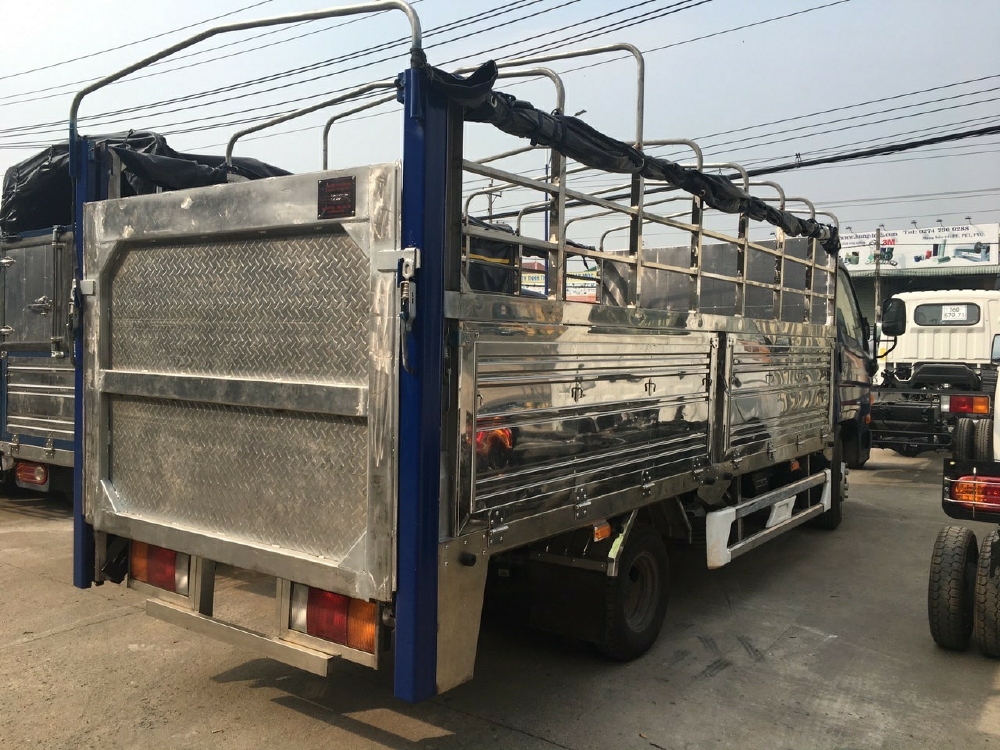 Xe Tải Hyundai 2,4 Tấn (New mighty N250SL). Thùng Bạt Bửng Nâng