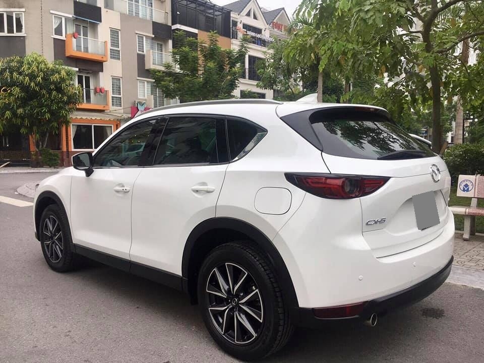 Cần bán Mazda CX5 bảng 2.0 màu trắng 2018 zin cọp.