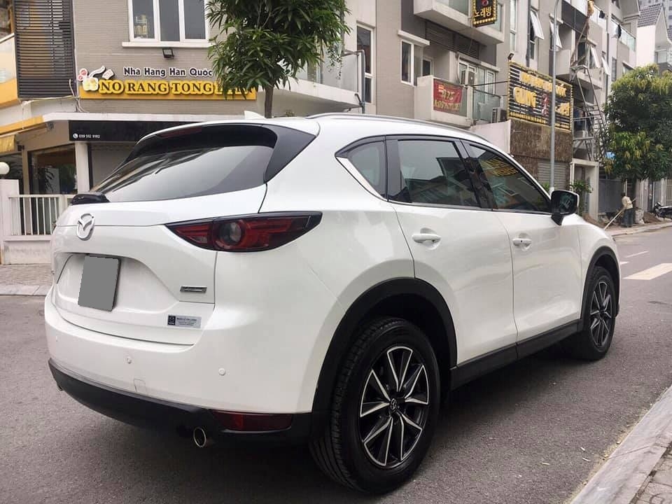 Cần bán Mazda CX5 bảng 2.0 màu trắng 2018 zin cọp.