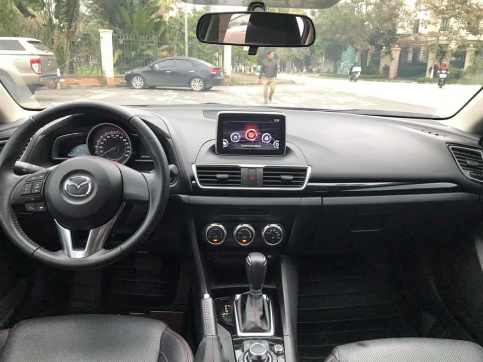 Bán Mazda 3 tự động 2017 thắng cơ màu Đỏ đi kỹ.