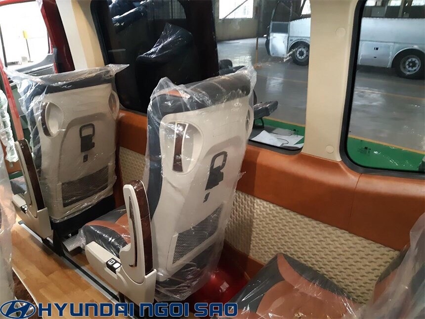 HYUNDAI SOLATI ghế U Tiêu Chuẩn, Cao Cấp, phiên bản FULL OPTION