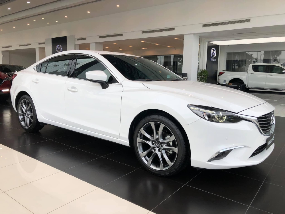 Cần Bán MAZDA 6 Trắng 2.0 Luxury giá 879 triệu - Giao Ngay.