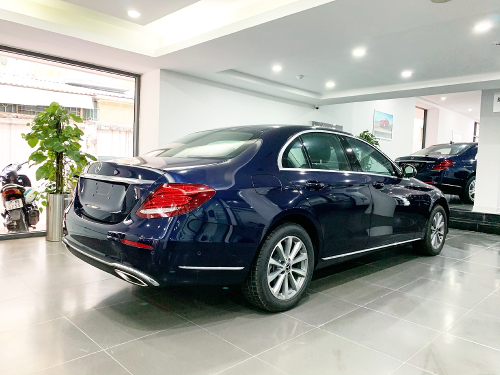 Bán Mercedes E200 2020 Siêu lướt - Xe đã qua sử dụng chính hãng - Gía cực sốc