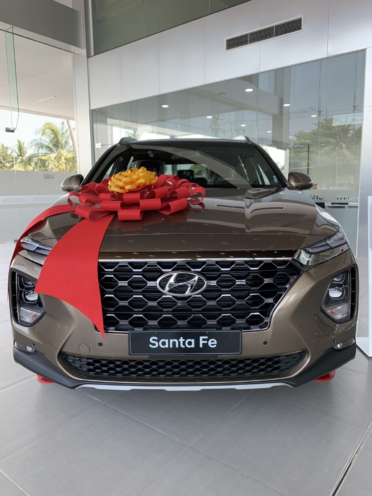Hyundai Santafe 2.4 xăng đặc biệt khuyến mãi lên đến 35 triệu đồng - Hyundai Miền Nam