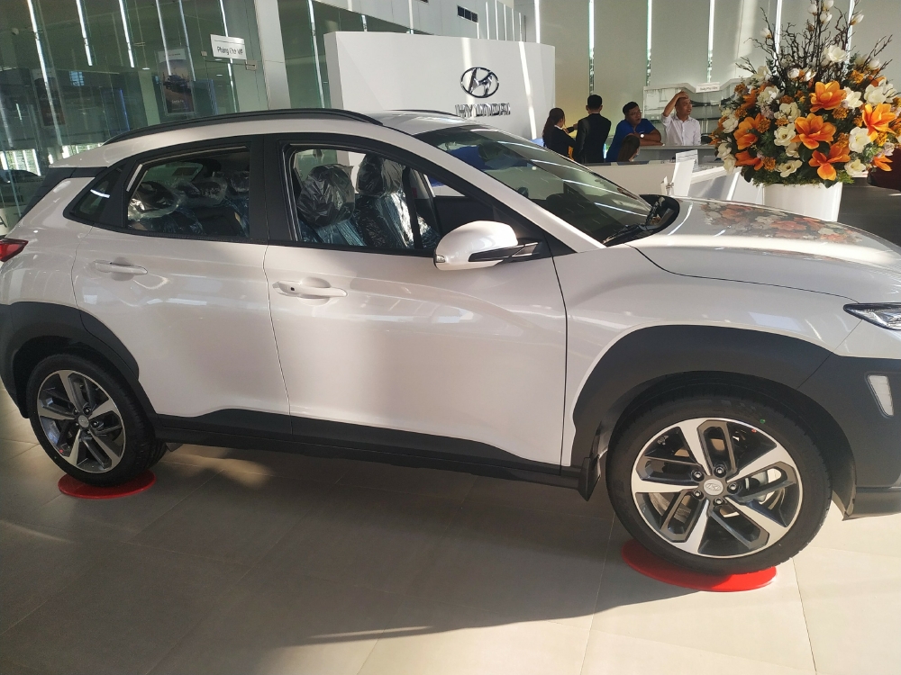 Hyundai Kona 1.6 Turbo giảm giá khủng lên đến 40 triệu đồng hỗ trợ giao xe nếu khách ở xa