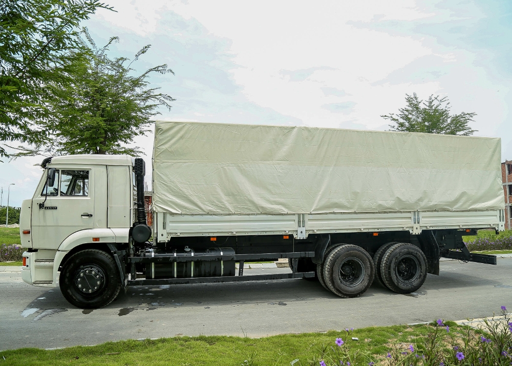 Xe tải 3 chân thùng dài 9m3, xe tải 3 chân kamaz nhập khẩu