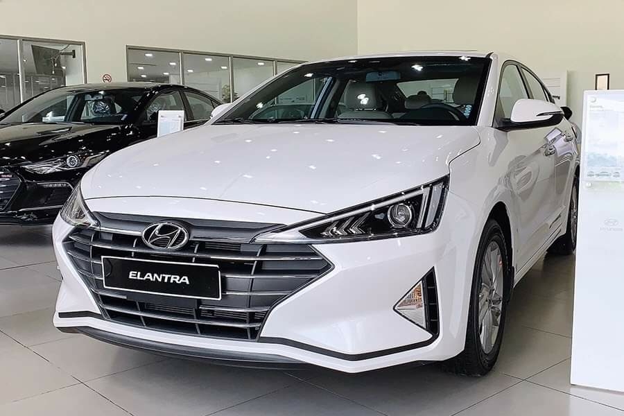 Hyundai Elantra chính hãng khuyến mãi khủng