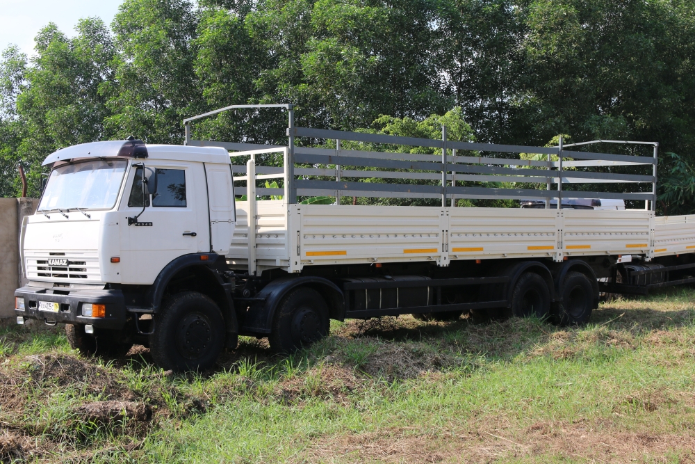 Xe tải 4 chân thùng dài 9m1, xe tải kamaz nhập khẩu từ Nga